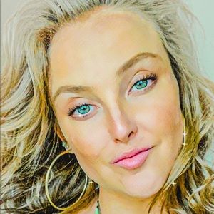 Meet your Posher, Marisa